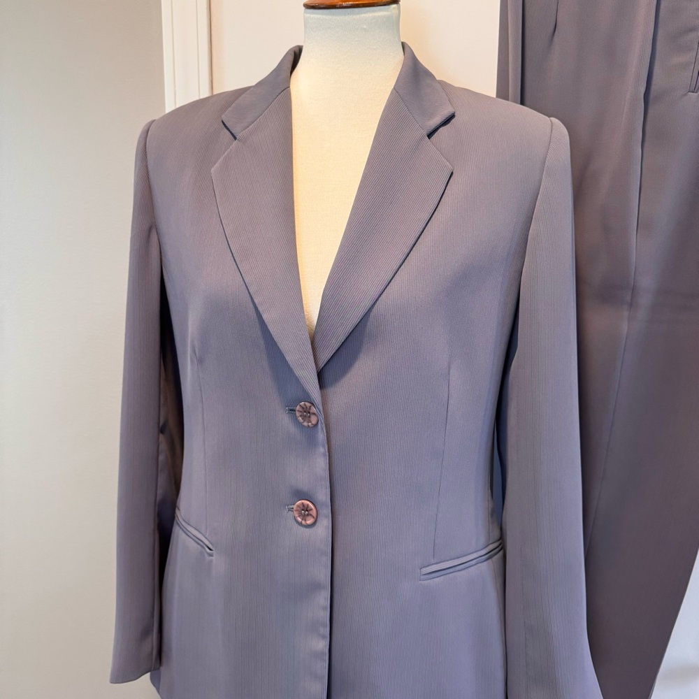 Levine Classics 10P 2 piece suit blazer and pants